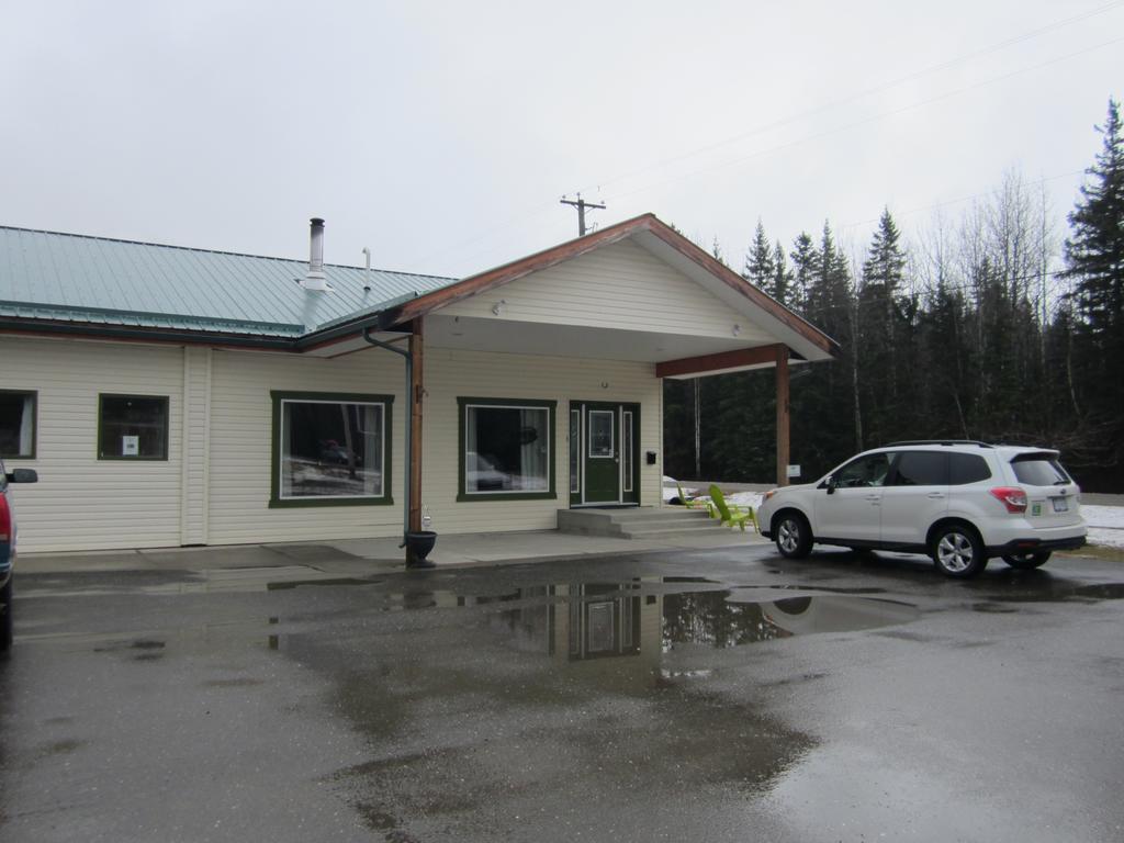 Bell Mountain Motel Mcbride Екстериор снимка