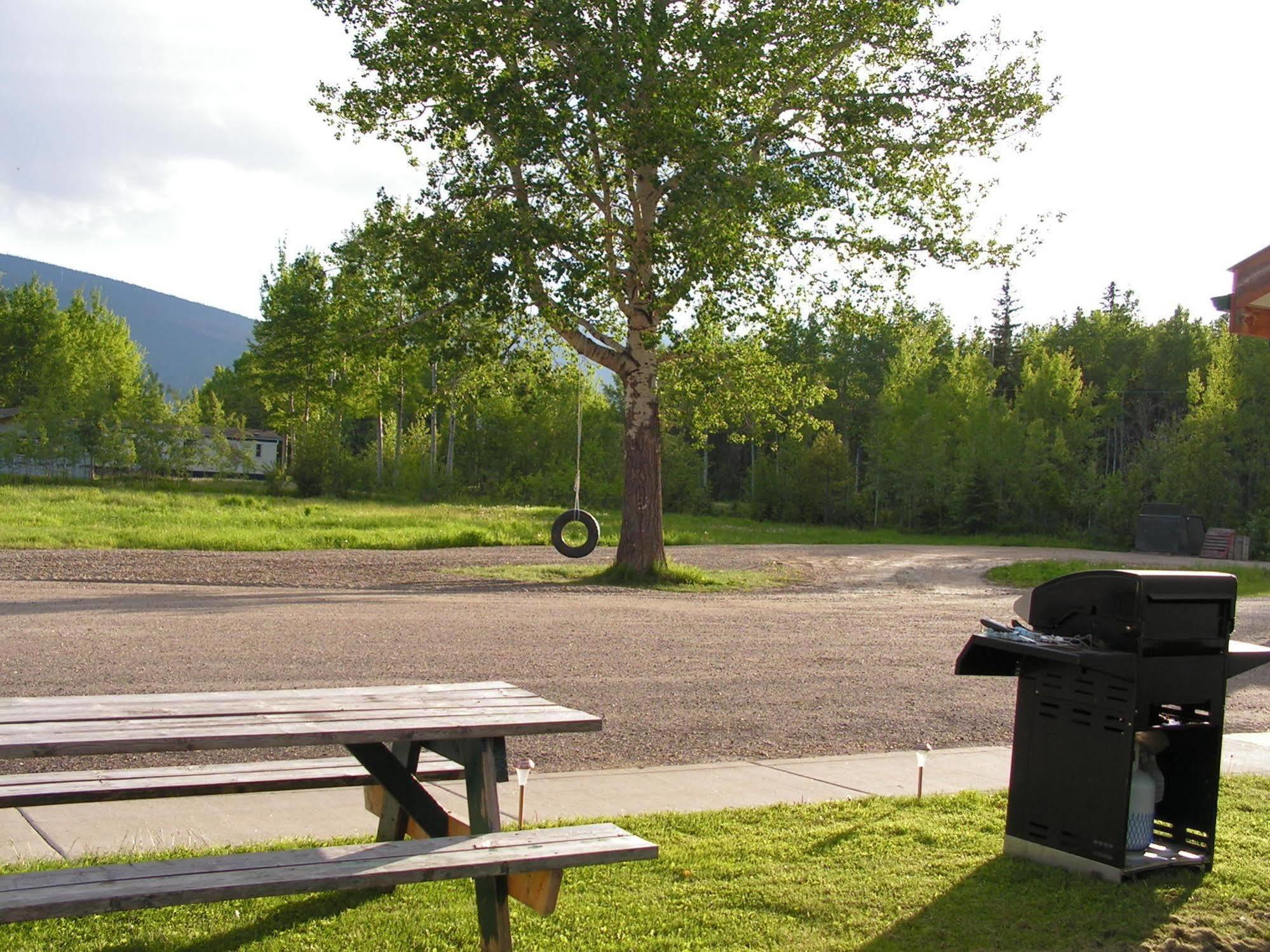 Bell Mountain Motel Mcbride Екстериор снимка