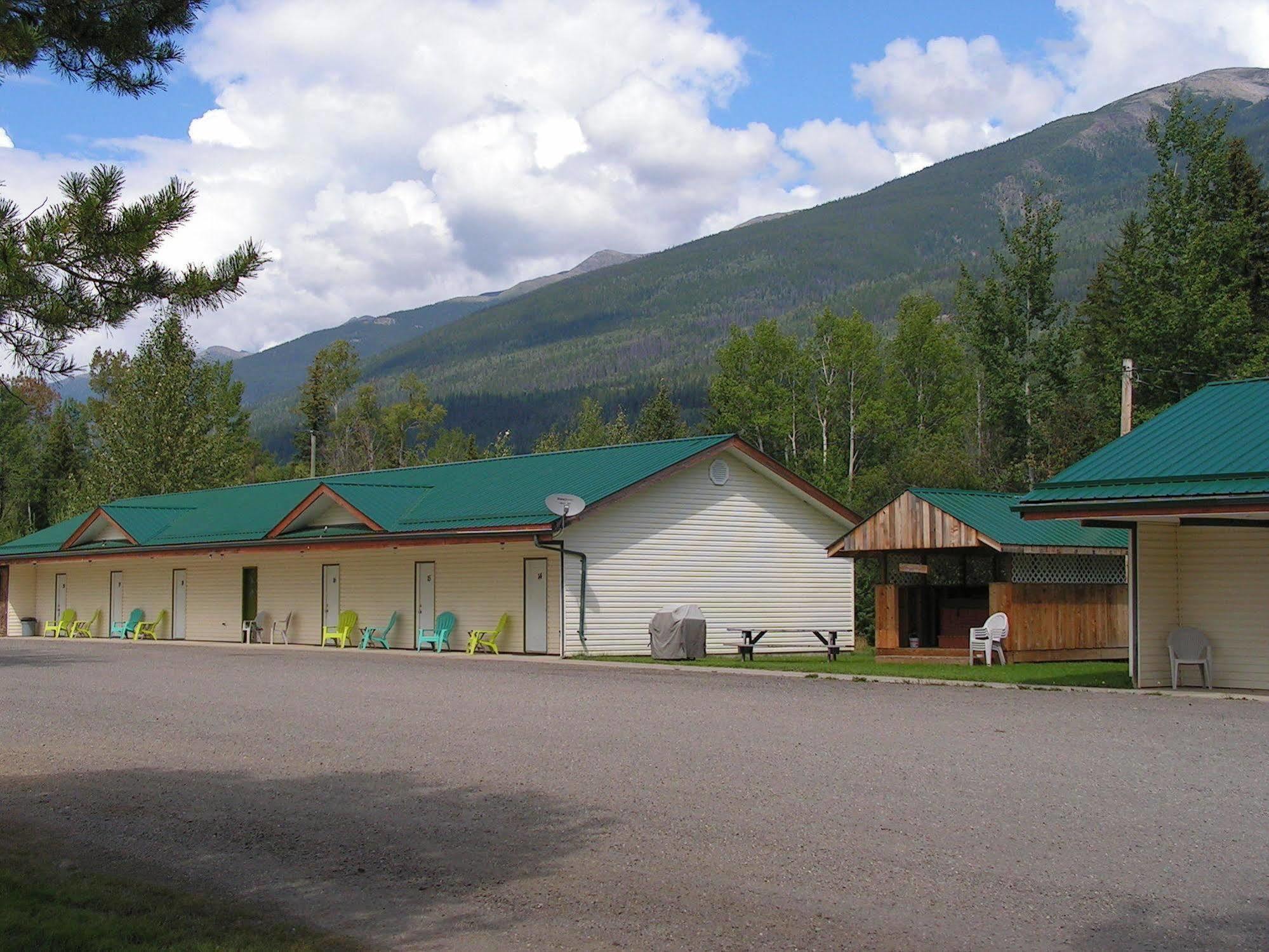 Bell Mountain Motel Mcbride Екстериор снимка