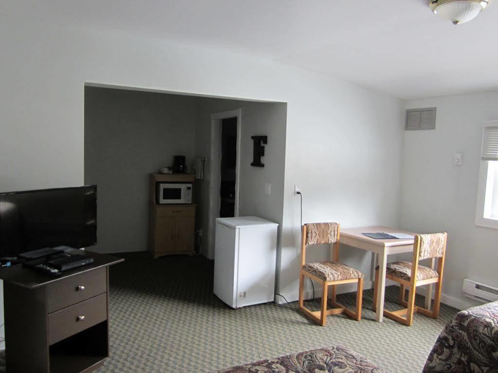 Bell Mountain Motel Mcbride Екстериор снимка