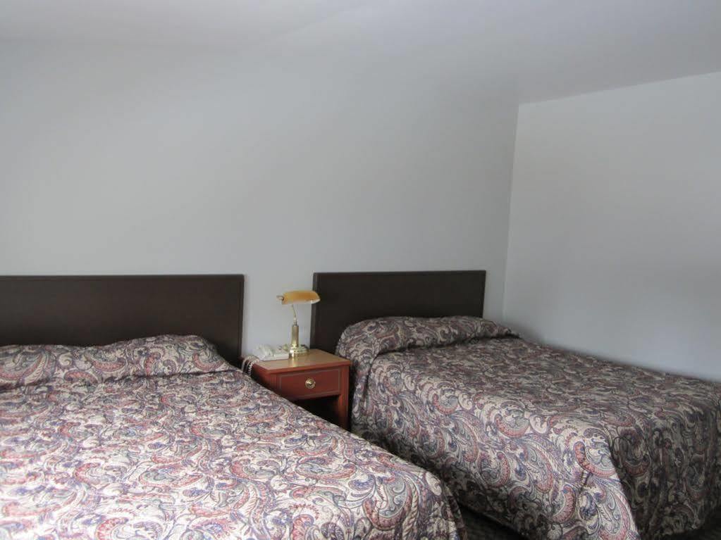 Bell Mountain Motel Mcbride Екстериор снимка